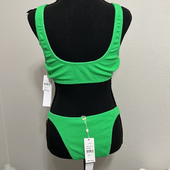 NWT PILYQ Kiwi Reef 2 piece Bikini Size L/D Cup - Picture 10 of 11